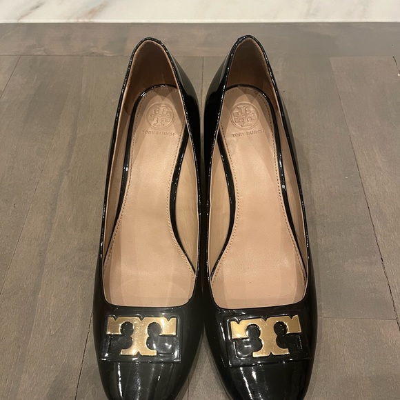 Tory Burch- Women's Black Gigi 75mm Wedges - Picture 2 of 4